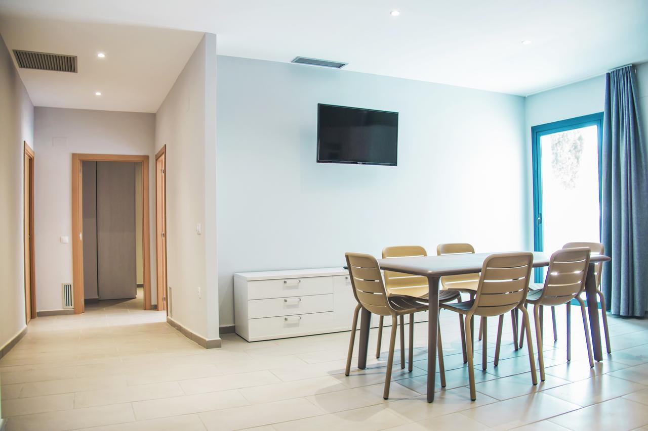 Pins Platja Apartments Кембрилс Стая снимка